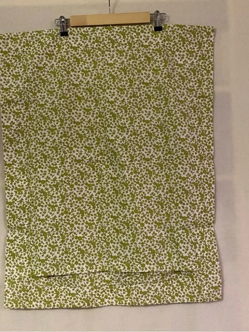 Set of 2 Pottery Barn 100% cotton pink & green floral standard shams